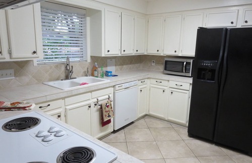 Friendswood House | Your No Hassle Friendswood Home Away from Home