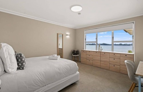 Tauranga House | Your Own Beachfront Oasis w/Direct Beach Access