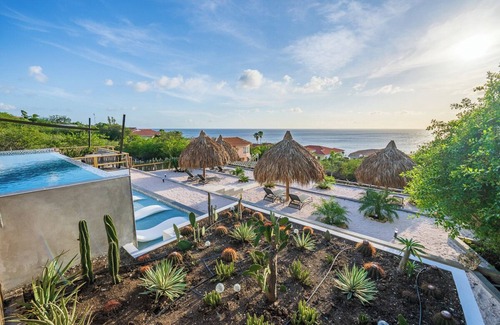 Bisento Villa | Your own private beach resort: HIGH-END VILLA CASA CAS ABAO