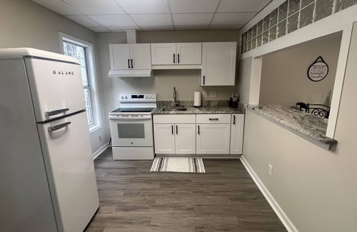 Woodstock Apartment | Your Own Private Suite with Private entrance!nn