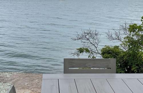 Guilford House | Your own Thimble Islands private cottage! (accessible by car via Old Quarry)