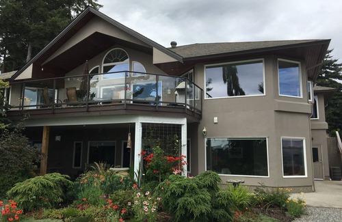 West Sechelt House | Your Peaceful Retreat On The Ocean.