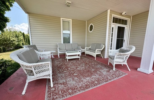 Marblehead Apartment | Your Perfect Lake Erie Getaway Awaits