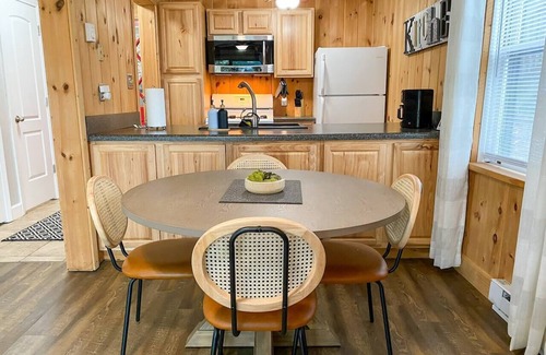 Beech Mountain Apartment | Your Perfect Basecamp for Mountain Adventures!