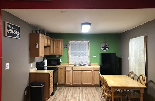 Waynesville Cabin | Your perfect family getaway to the mountains! Country cabin with Wi-Fi.