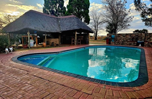 Potchefstroom House | Your Perfect Getaway, Charming 2-Bedroom Self-Catering Stay.