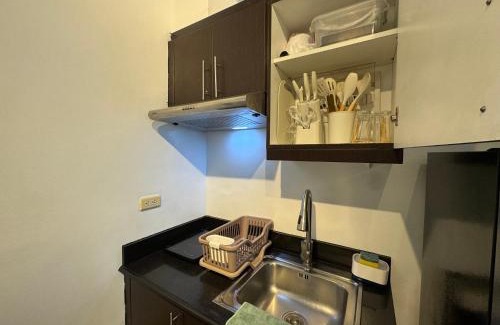 Pinagsama Apartment | Your perfect retreat in Stamford! Enjoy our stylish, fully furnished studio just steps away from the vibrant Venice Mall