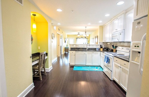 Independence Square Condo | Your Perfect Vacation! Beautiful 2BR, 2BTH Condo & 4 FREE Waterpark passes daily