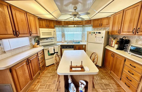 Hutchinson Island South House | Your Perfect Vacation Spot! Walking distance to the beach