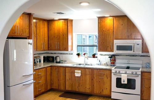 Fredericksburg House | Your perfectly charming get-away in the center of the Texas Wine Country!