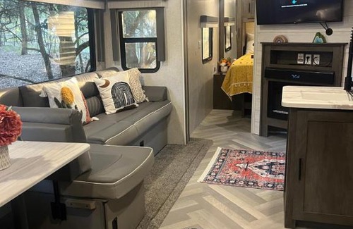 DeLand Other | Your Personal 'Glamp' Site! AC - BBQ - Fast WiFi