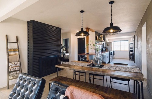 Landers House | Your Private Desert Playground Awaits