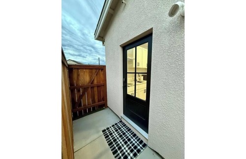 Roseville Apartment | Your Private Retreat in Upscale Roseville - Newly Built