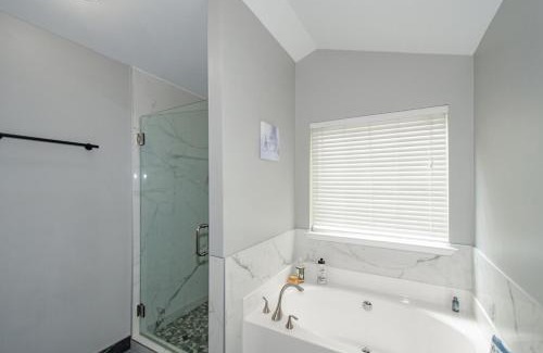 Griffin House | Your Quiet Escape in Locust Grove Sleeps 6