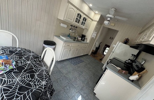 Hauppauge House | Your Quiet Home Away from Home – 3BR Oasis with Amenities