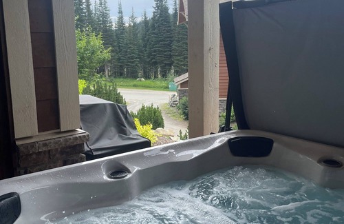 Sun Peaks Condo | Your relaxation destination in Sun Peaks at Stone's Throw!