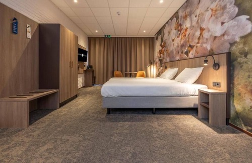 Berg en Dal House | Your Relaxing Getaway: Forest Calm, Poolside Rest & Wellness! Free Parking