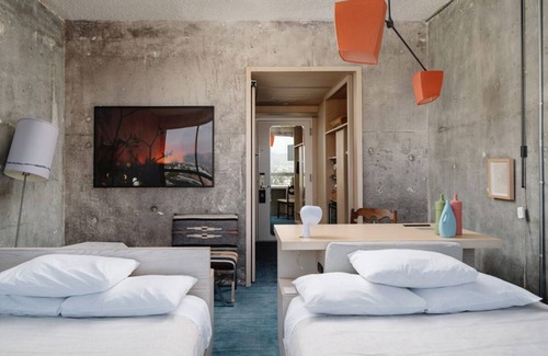 Wilshire Center Hotel | Your Relaxing Getaway Awaits! 2 City View Units, Pet-friendly, Outdoor Pool
