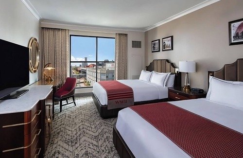Arts/Warehouse District Hotel | Your Relaxing Getaway Awaits! Parking Onsite, Close to Lafayette Square