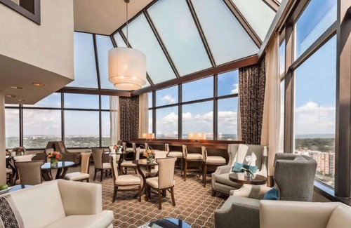 Alexandria West House | Your Relaxing Getaway Awaits! Onsite Restaurant and Bar, Pool, Pets Allowed
