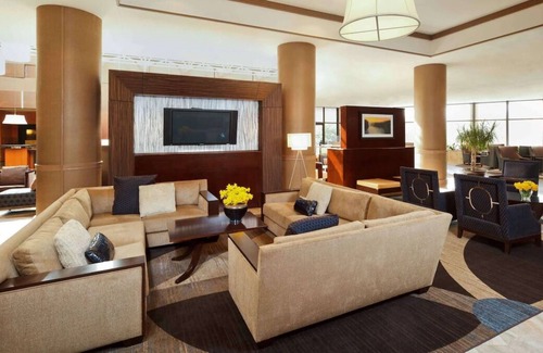 Alexandria West House | Your Relaxing Getaway Awaits! Onsite Restaurant and Bar, Pool, Pets Allowed