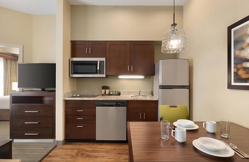 Feather Sound House | Your Relaxing Getaway Awaits! 2 Spacious Units, Free Breakfast, Full Kitchen!