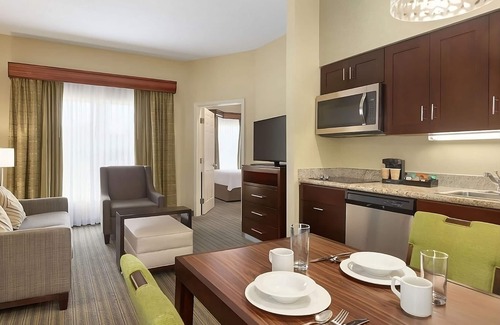 Feather Sound House | Your Relaxing Getaway Awaits! 2 Spacious Units, Free Breakfast, Full Kitchen!
