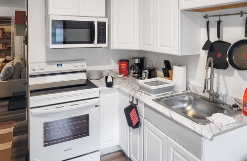 Bay City Apartment | Your Retreat A Peaceful & Cozy 1BR Haven