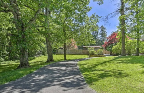Town of Marbletown House | Your retreat in the Hudson Valley with a Hot Tub and Wood burning Fireplace,