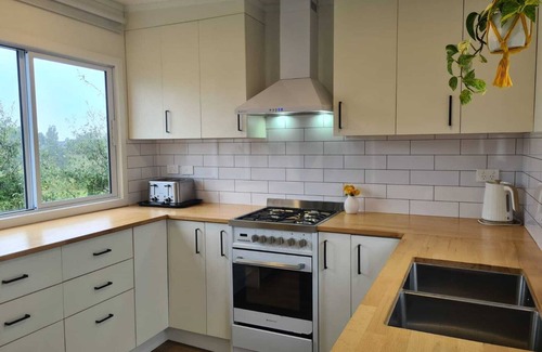 Bay of Plenty Region Cabin | Your ReTreat with stunning ocean views