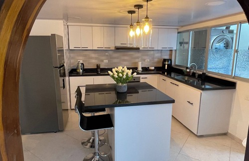 Fontibon House | Your second townhome close to the airport. 3-bedroom with WiFi in Bogotá