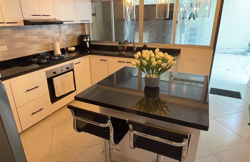Fontibon House | Your second townhome close to the airport. 3-bedroom with WiFi in Bogotá