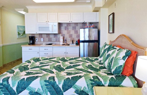 Lenox Park Condo | Your Slice of Paradise! Spectacular Views of Ocean, Beach, City on 8th Floor-Smart TV-DVD-FREE WIFI!