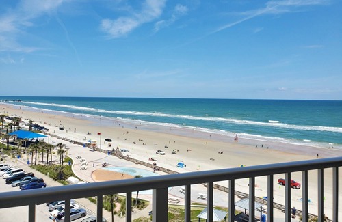 Lenox Park Condo | Your Slice of Paradise! Spectacular Views of Ocean, Beach, City on 8th Floor-Smart TV-DVD-FREE WIFI!