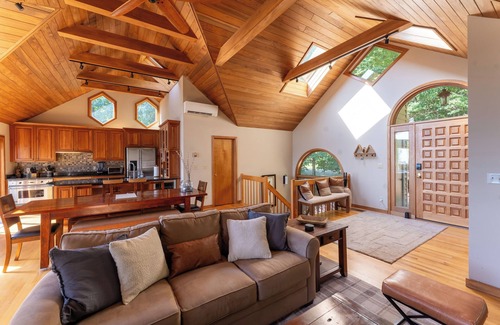 Chestnut Springs Cabin | Your Spring Retreat! The View at Crawfords Edge - Trails+Tastings+Peace