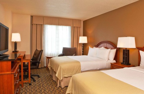 College Park House | Your Stylish City Escape! 2 Posh Units, Near CNN Center, Pet-Friendly