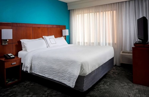 Boca Raton Hotel | Your Sunny Escape, Minutes to Boca Raton Beach, Pet-Friendly, Free Parking, Pool