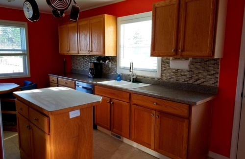 St Ignace House | Your vacation starts here! Fully Furnished 3 bedroom home! Close to Ferry's!