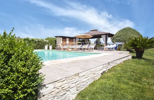 Santa Maria La Palma Villa | Your vacation surrounded by greenery at Villa Irde (6 rooms 6 bathrooms)