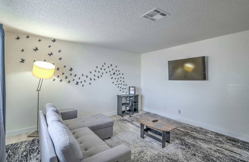 North Las Vegas House | Your Vegas Home From Home! Sleeps 6!