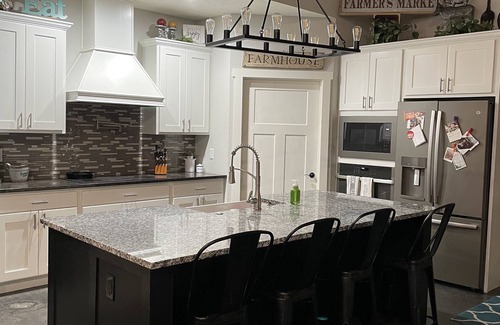 Gamaliel House | Your very OWN Paradise with private pool and hot tub!