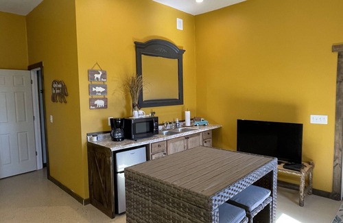 Gamaliel House | Your very OWN Paradise with private pool and hot tub!