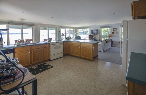 Bremen Cottage | Your Windows To The Ocean, Lobstering Village, And Private Floating Dock!