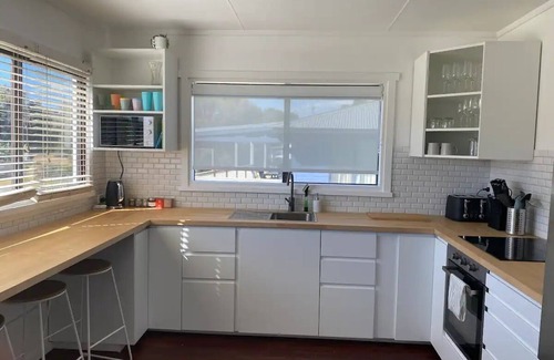 Guilderton House | Your winter escape! Wood Fire, Fast Internet, Netflix, Beach. Hitting the spot!