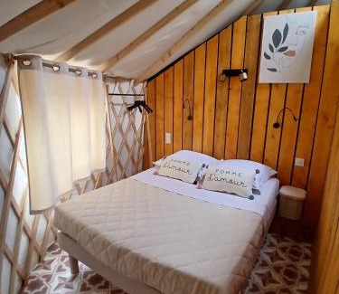 Clermont-Creans Ski Chalet | Yourte - Terracotta - Climatisée -Les Belles Ouvrières