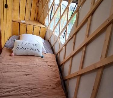 Clermont-Creans Ski Chalet | Yourte - Terracotta - Climatisée -Les Belles Ouvrières