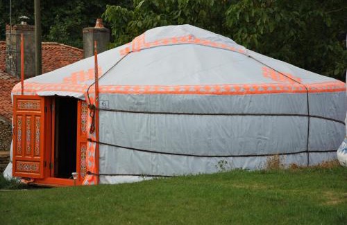 Bazoges-en-Pareds Cabin | yourtes du bocage
