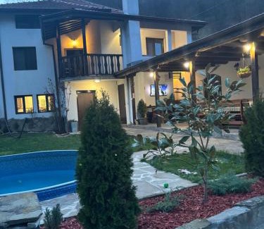 Troyan House | Yovkovata Kyshta