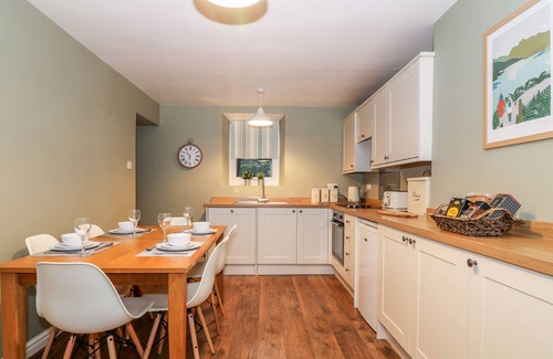 Rhiwbryfdir Cottage | YR HEN DY CAPEL, pet friendly, with open fire in Blaenau Ffestiniog