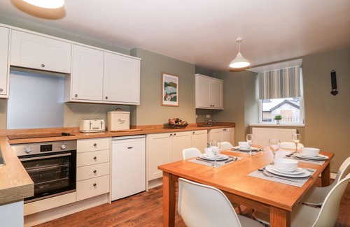 Rhiwbryfdir Cottage | YR HEN DY CAPEL, pet friendly, with open fire in Blaenau Ffestiniog
